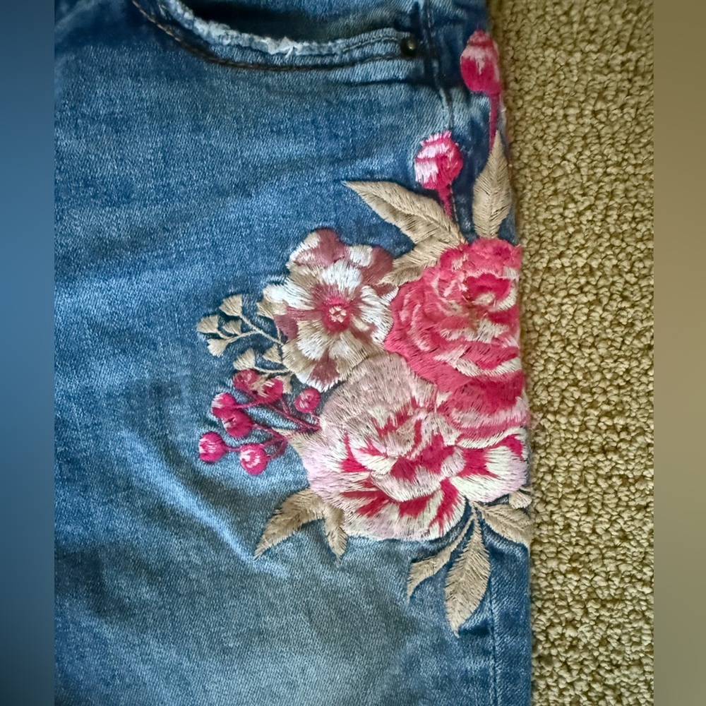 Driftwood Jackie Rose Floral Embroidered Skinny Jeans Raw Hem Stretch Size 25 - Picture 2 of 5